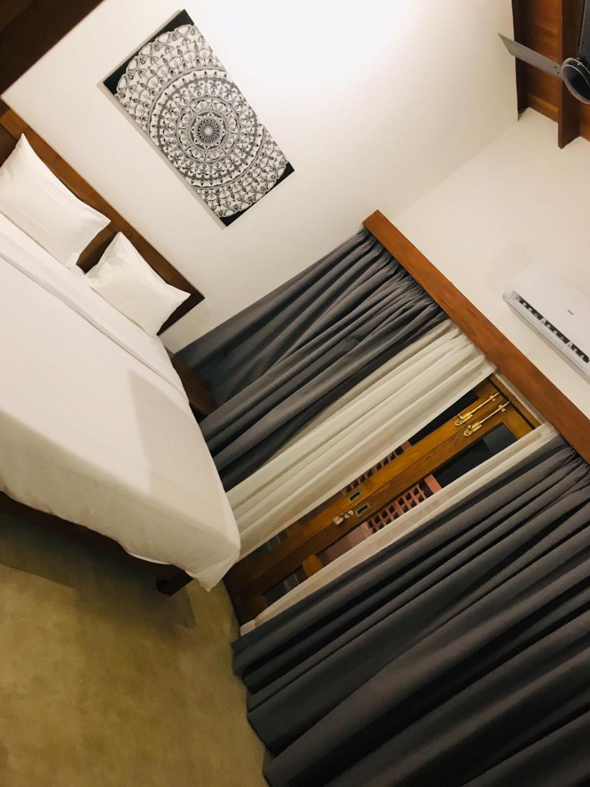 Tea Library Bed & Breakfast Hikkaduwa Exterior photo